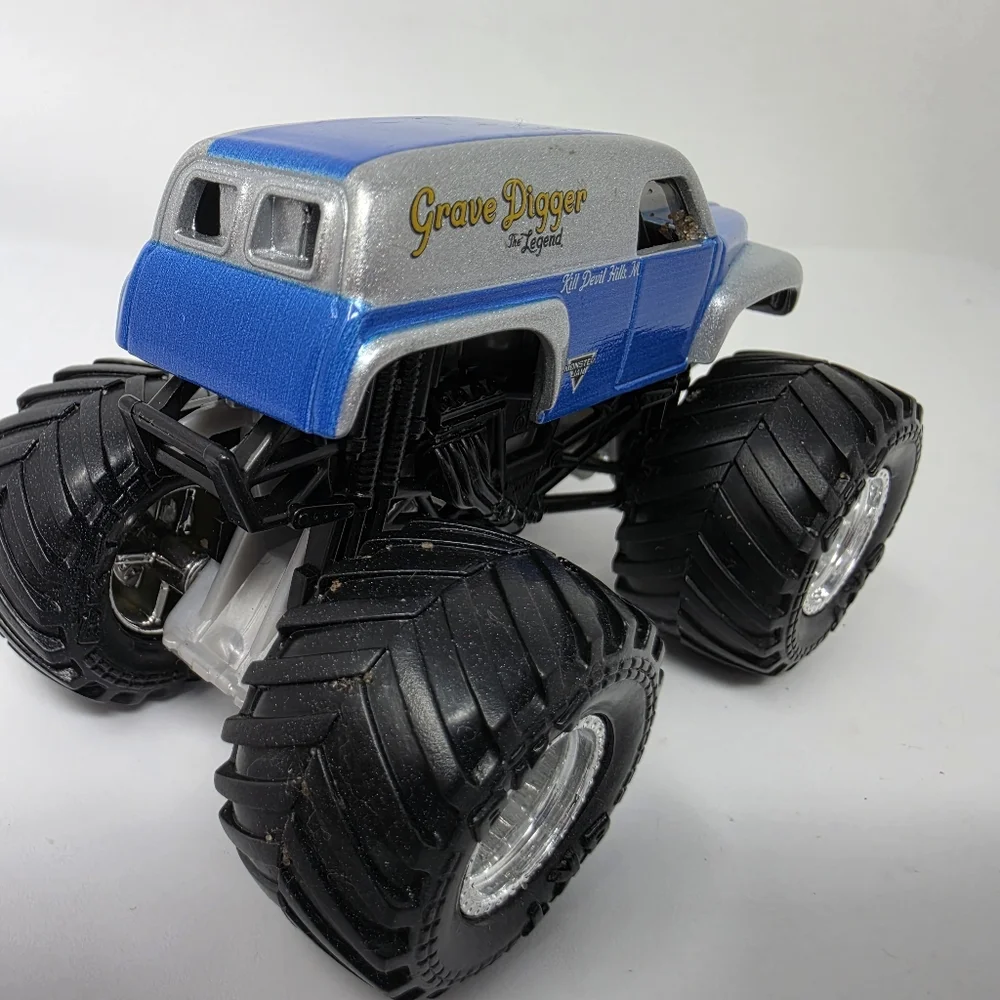 Hot Wheels Monster Jam Grave Digger Truck